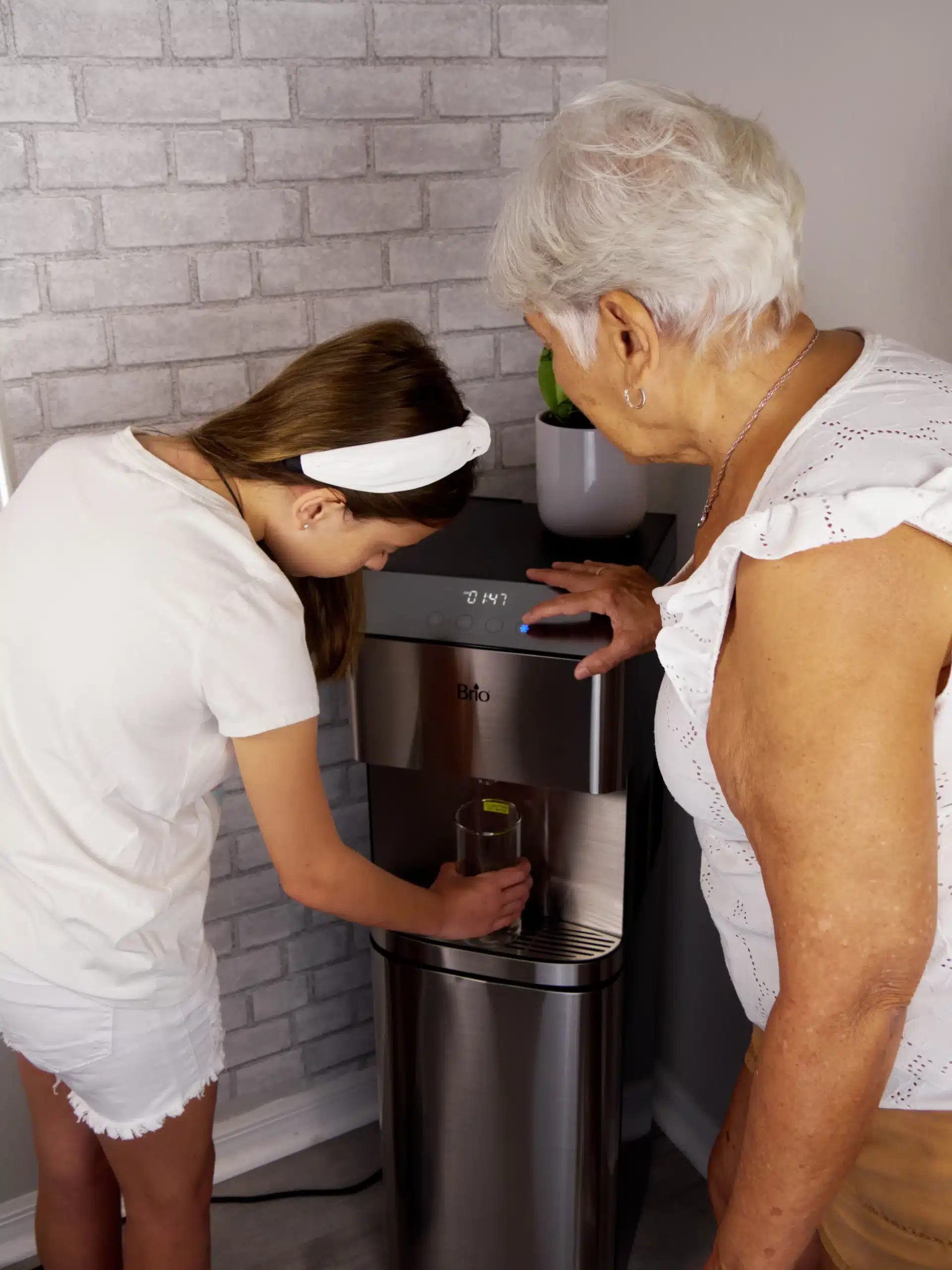 Tampa family drinking purified water
